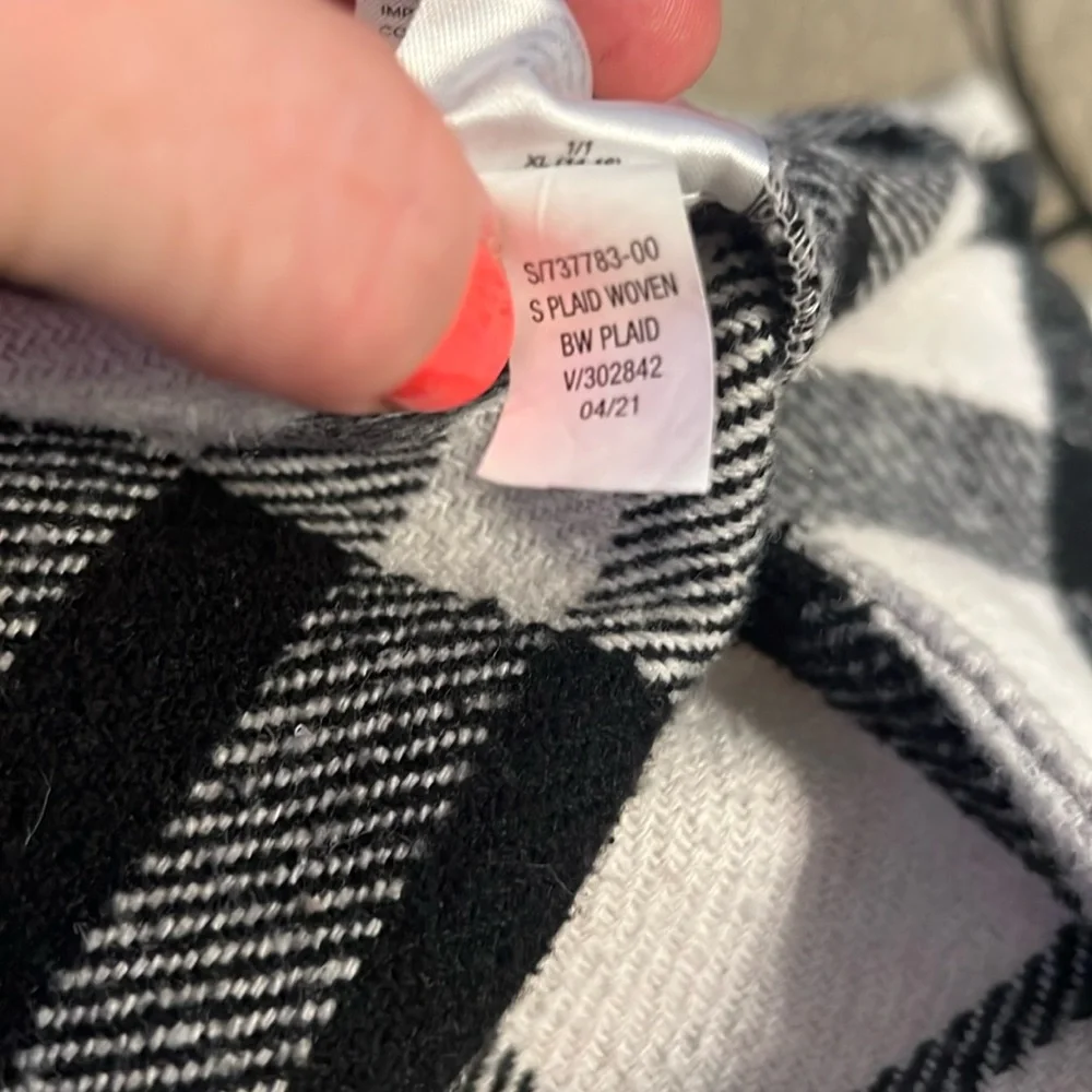 OLD NAVY White & Black Plaid Shacket Oversized Flannel Button Down Girls Size XL